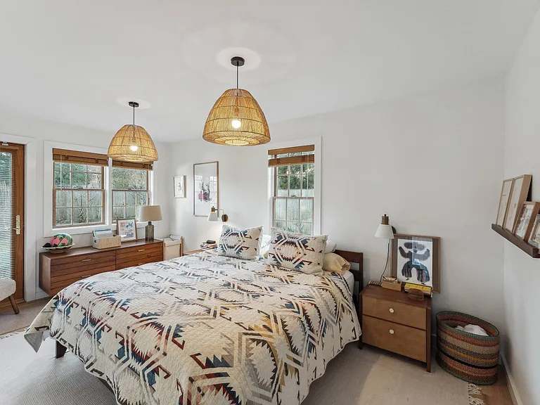 18 Pinetree Dr — Photo 12