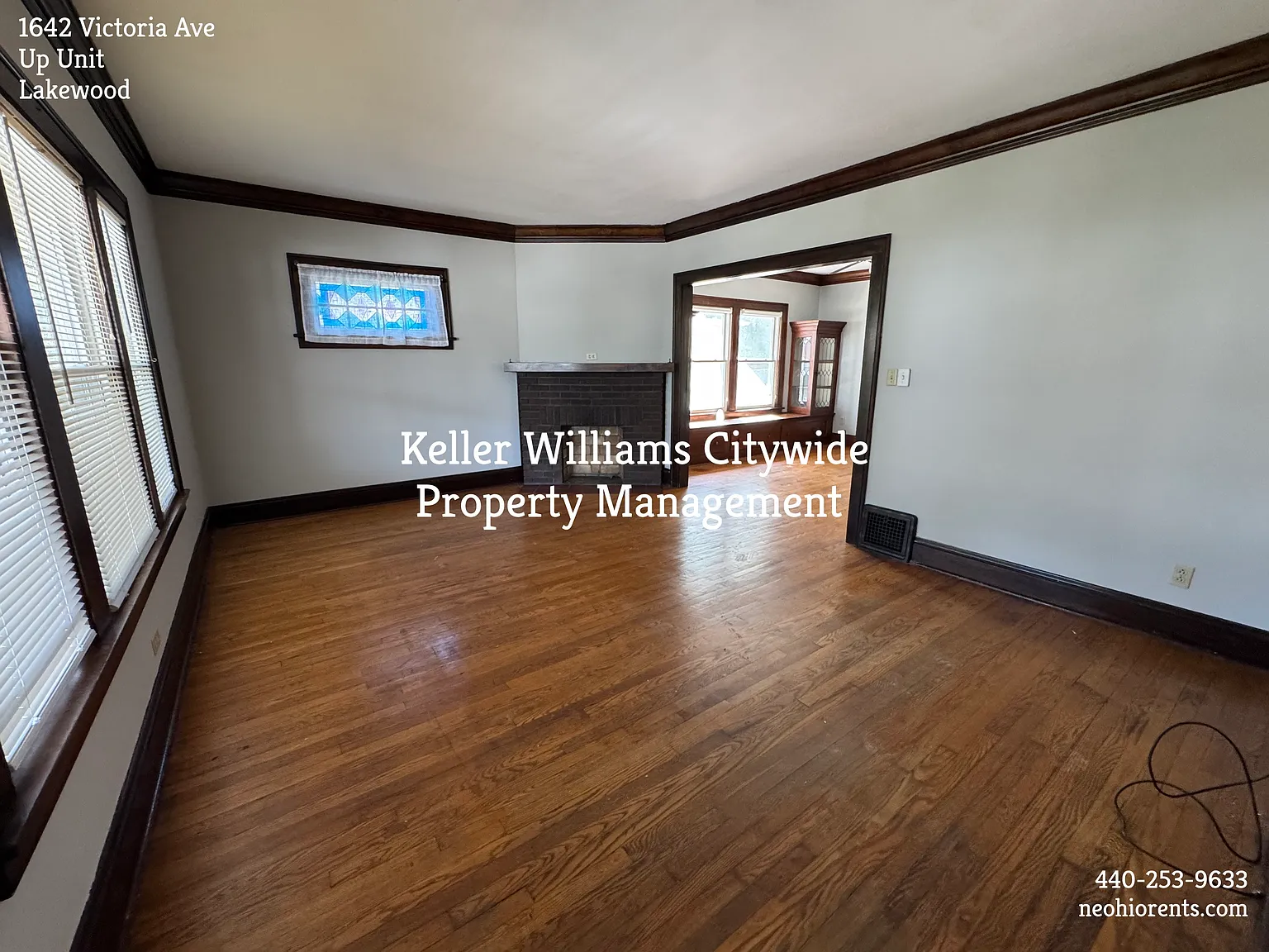 3 bedroom 2 bath Up Unit Lakewood — Photo 2