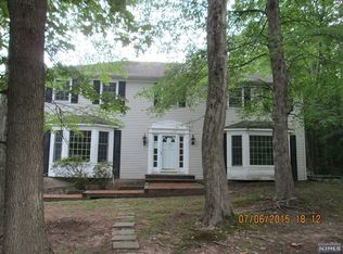 15 Millstream Rd, Upper Saddle River, NJ 07458