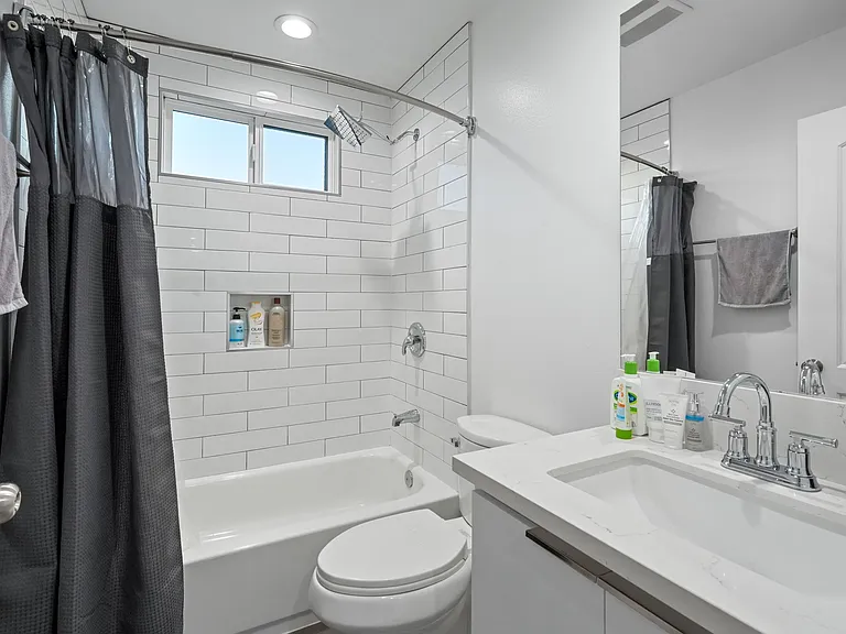 1029 Lord St — Photo 41