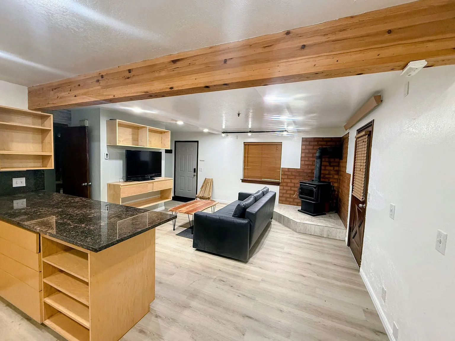 2 bed, 1200 sqft, $2,500 — Photo 4