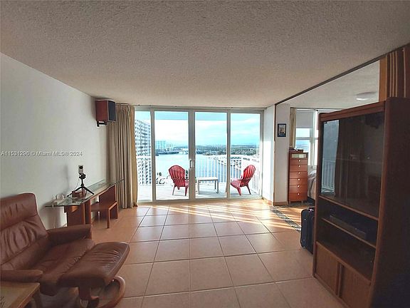 5th image of 301 174th St APT 1805