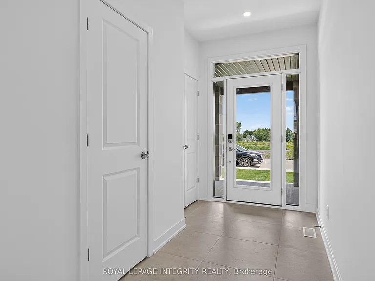 1132 Spoor St — Photo 2