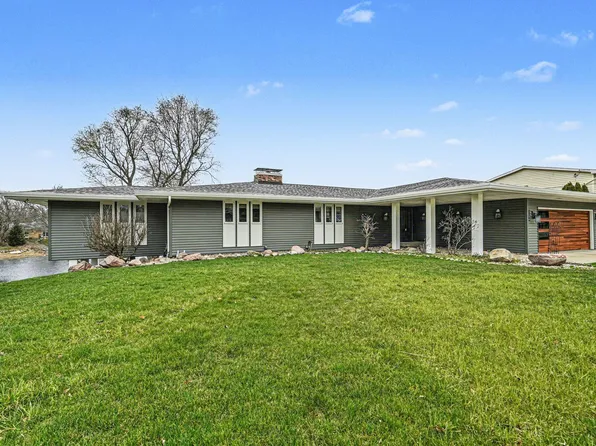 1134 Lakeside Dr S, Battle Creek, MI 49015