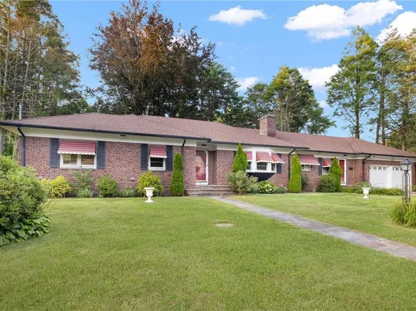 5 Valley View Dr, Johnston, RI 02919