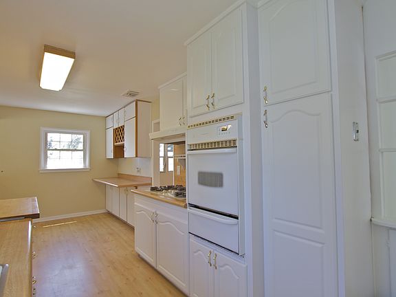 4th image of 2732 Virginia Dr