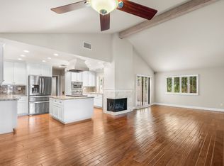 9835 Columbus Ave, North Hills, CA 91343
