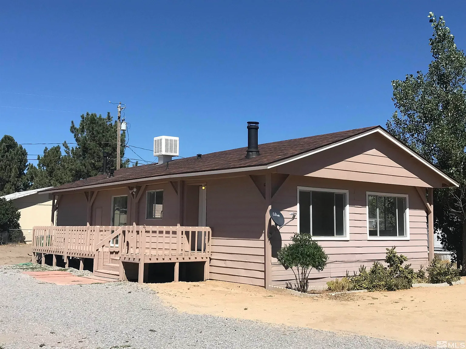 3860 Hummingbird Dr photo 1