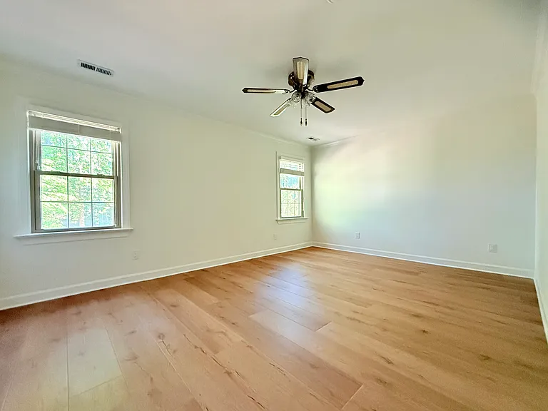 305 Melanie Ln — Photo 24