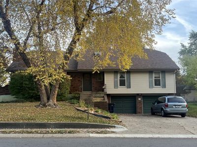 208 SE Lake Village Blvd, Blue Springs, MO, 64014
