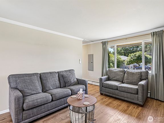 5th image of 4718 S Victor Street