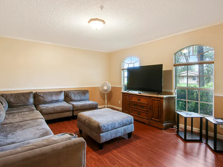 1198 SE Petunia Ave — Photo 12