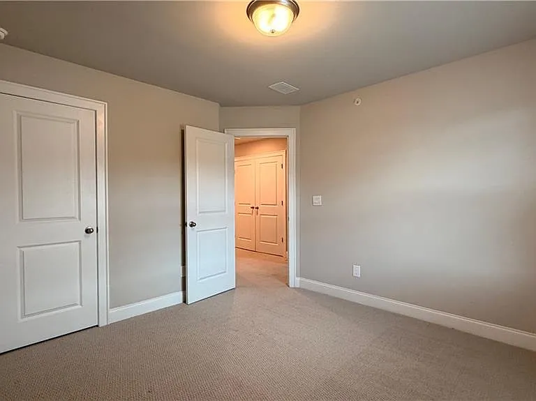 1012 Knoxboro Ln — Photo 35