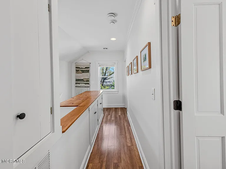403 Sewall Ave — Photo 10