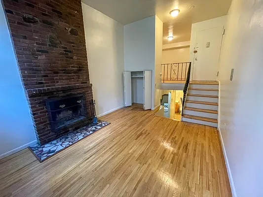 Rented by City Connections Realty | media 4