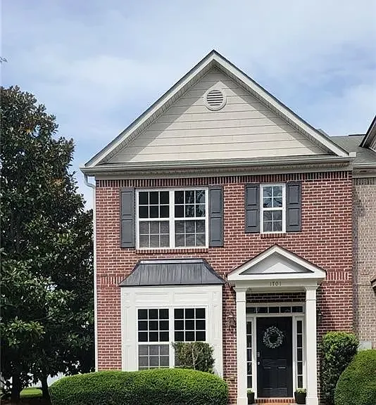 1701 Heights Cir NW — Photo 1