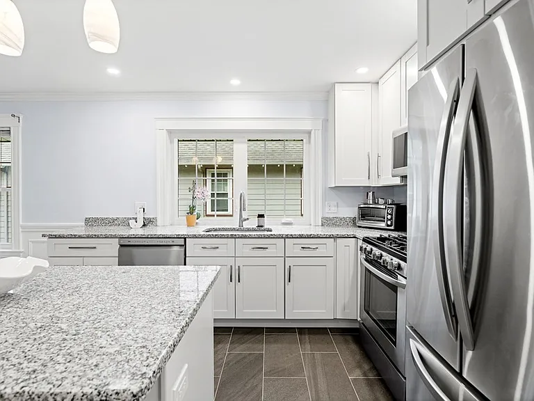 3-3A Warren Ave #2 — Photo 9