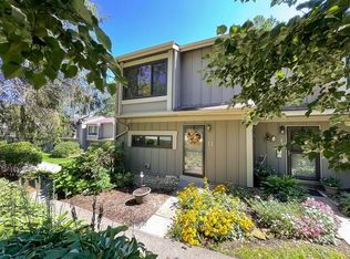 11 Lake View Dr, Hidden Valley, PA 15502