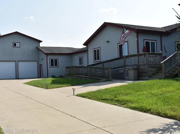 4588 Peck Rd, North Branch, MI 48461
