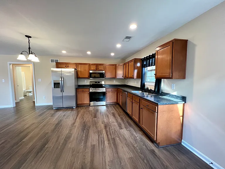11423 Tierney Ave — Photo 7