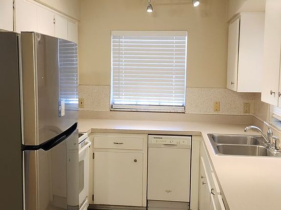 2nd image of 1909 May St