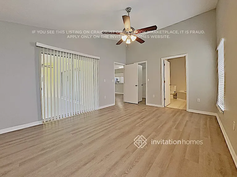 2451 Sweetwater Blvd — Photo 10