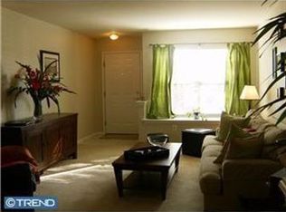 5 Hearthstone Ln, Marlton, NJ 08053