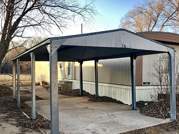 2nd image of 223 E 10th St Lot 7W