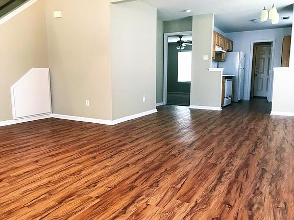 3rd image of 2536 Ashford Dr