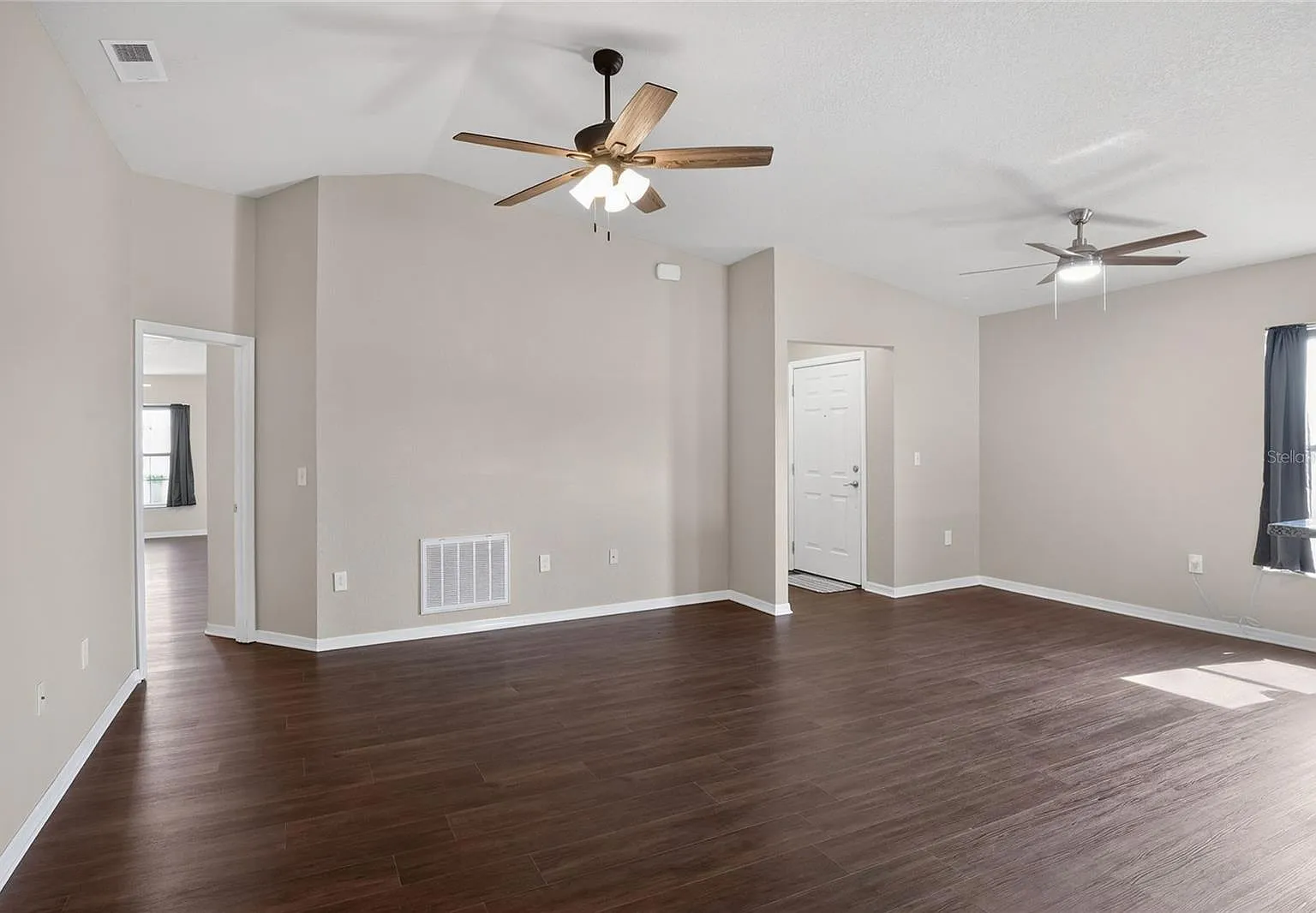 780 Overlook Grove — Photo 2