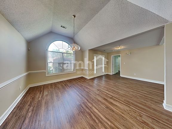 5th image of 108 Summer Leigh Dr