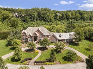 2918 Glenbriar Dr, St Charles, IL