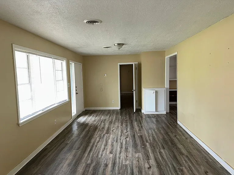 1925 Catalina Dr — Photo 5