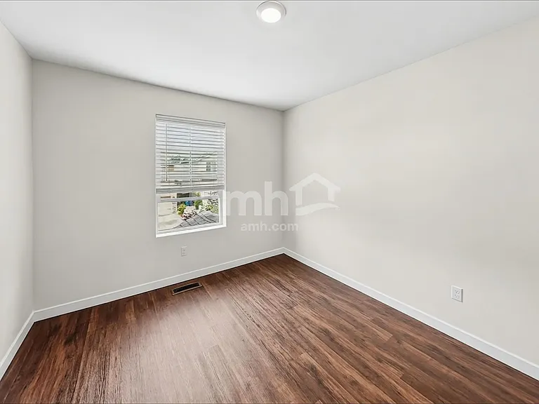 1219 W 15th Ave — Photo 13