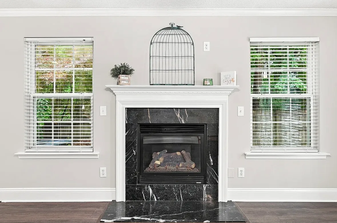 3 bed, 2.5 bath, 1370 sqft, $1,995 — Photo 3