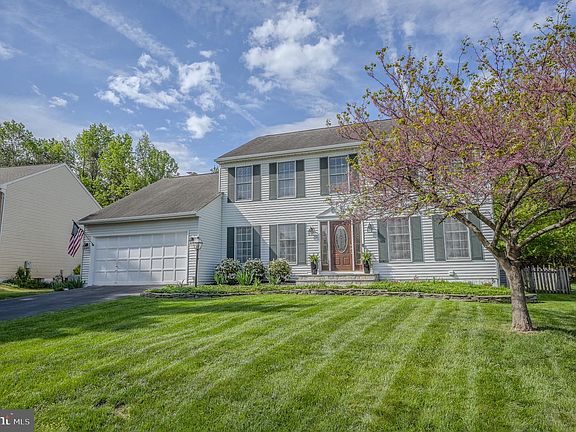 2nd image of 16087 Olmstead Ln