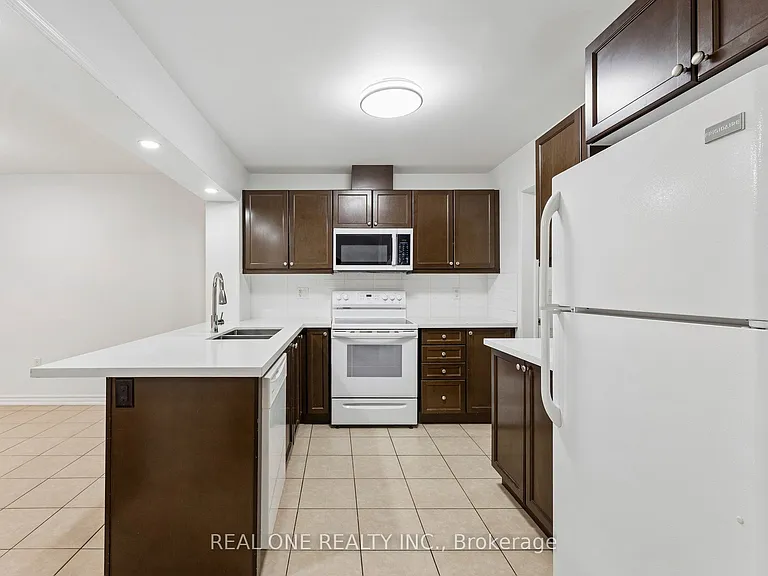 30 Henneberry Ln — Photo 14