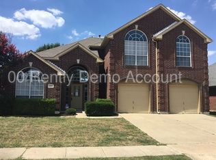 205 E Lynn Creek Dr, Arlington, TX 76002