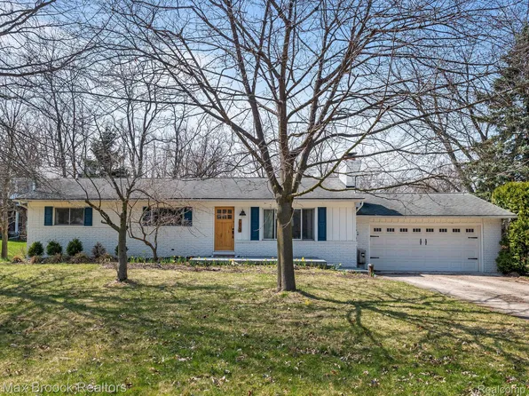 1824 Elsie Dr, West Bloomfield, MI 48324