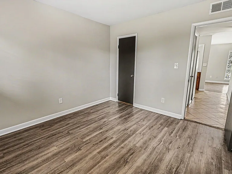 Green Valley Hoover Apartments — Photo 31