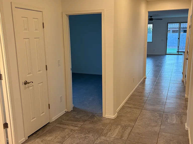 2146 W Tobias Way — Photo 23
