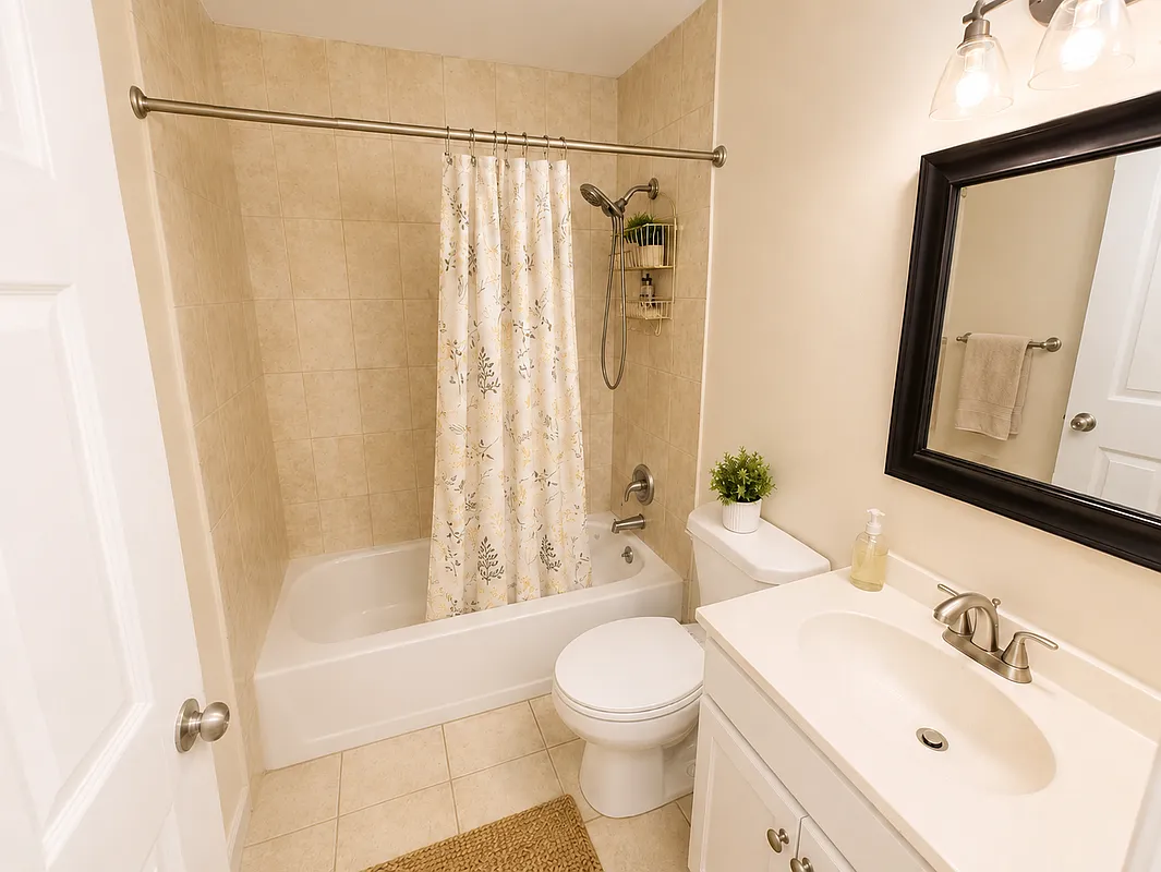 3 bed, 2.0 bath, 1100 sqft, $3,500 — Photo 3