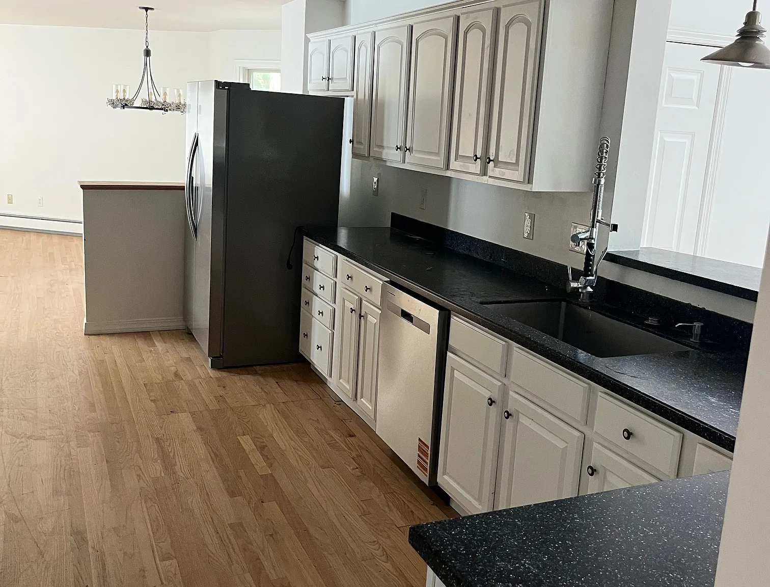 337 Commercial St — Photo 4