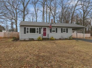 38 Ellis St, Windsor Locks, CT 06096