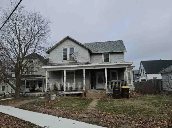 949 S Adams Ave, Freeport, IL 61032