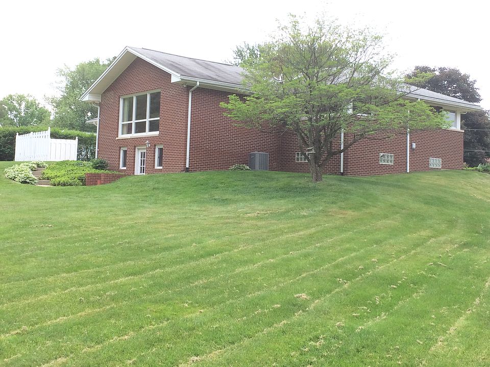 2nd image of 3833 Thunderbird Cir NW