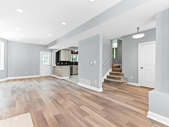 5th image of 421 Saint Clair Ave