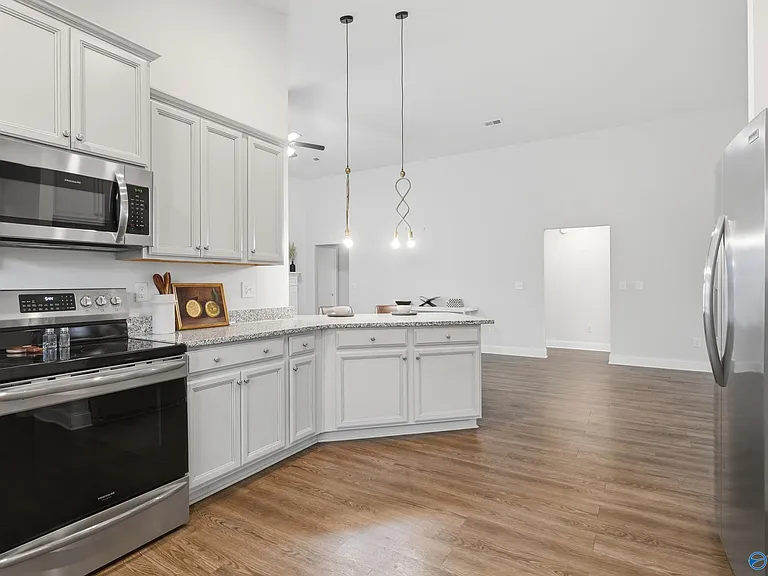187 Abercorn Dr — Photo 12