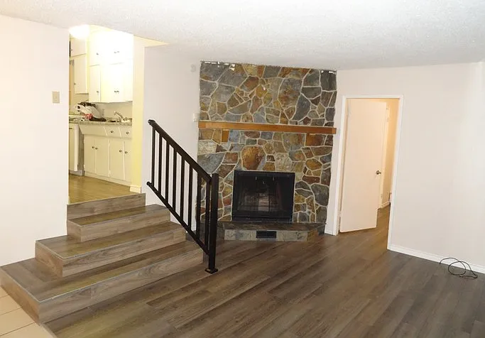 1A 74th Ave NW #10953