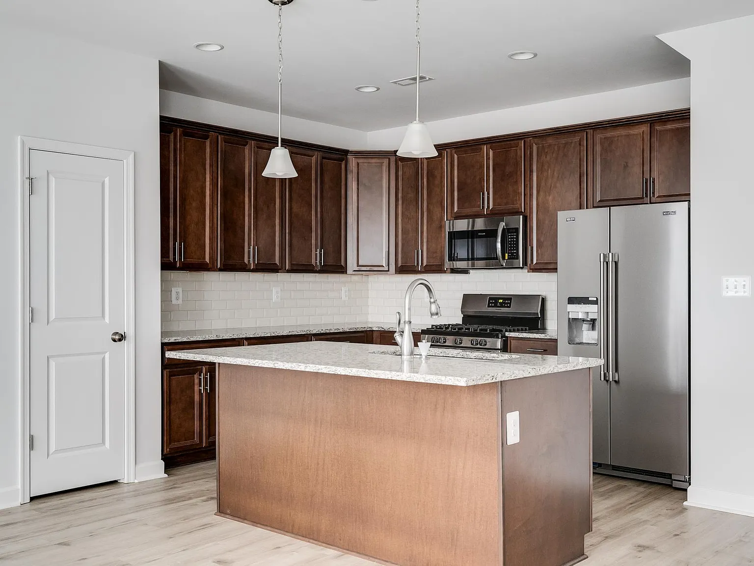 8157 Summer Wagon Ln — Photo 4